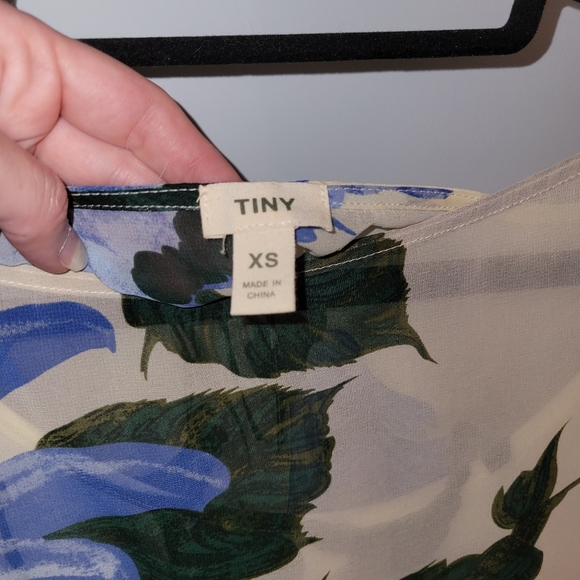 Anthropologie Tiny floral flowing top - Picture 6 of 7